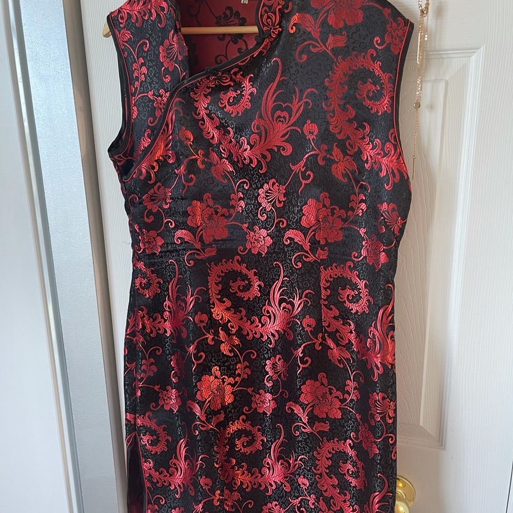 size Large 12-14 Red black Asian dragon bodycon style dress sleeveless chinese
